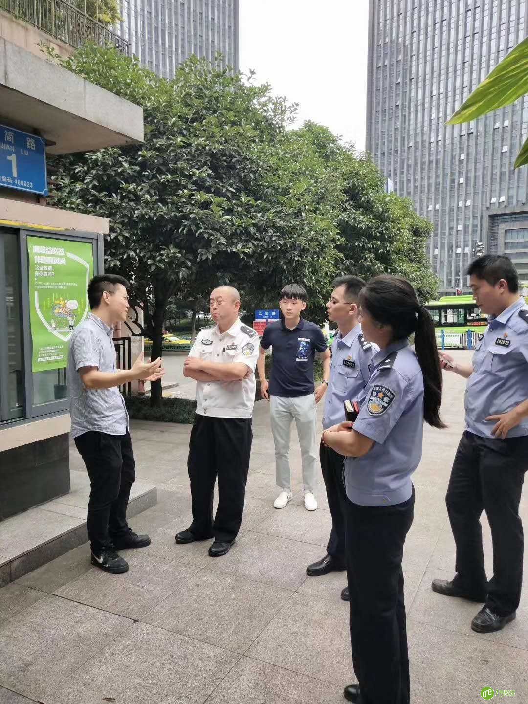 重庆市区公安分局领导考察零壹分公司打造的智慧平安小区项目