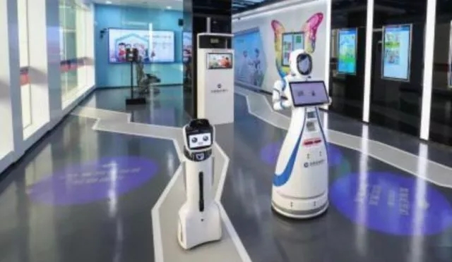 “无人银行”正式亮相，机器人值守时代全面到来